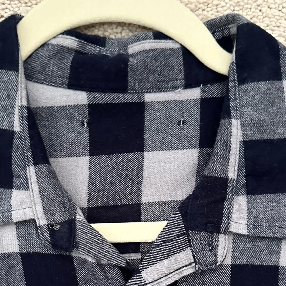 Navy Blue & Grey Buffalo Plaid Checkered Flannel Short Sleeve Button Down Shirt